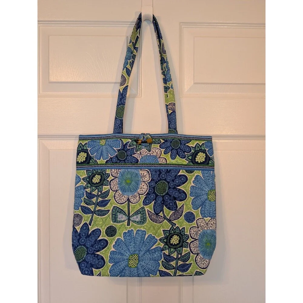 Vera Bradley Doodle Daisy Blue Floral Print Tote Bag Vacation Beach Travel